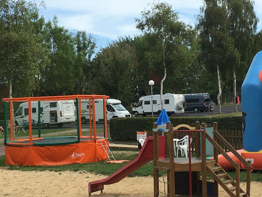 Camping Le Mont Joli Bois 크리엘쉬르메르 외부 사진